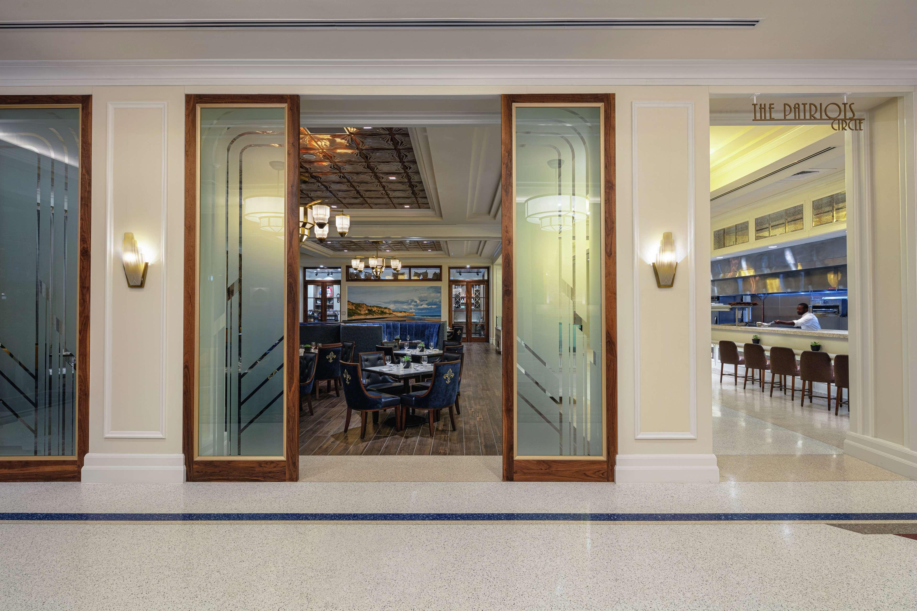 The Higgins Hotel New Orleans, Curio Collection By Hilton Exterior foto