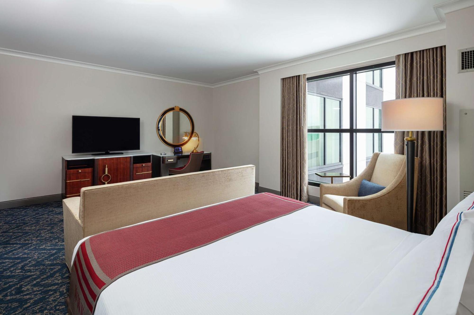 The Higgins Hotel New Orleans, Curio Collection By Hilton Exterior foto