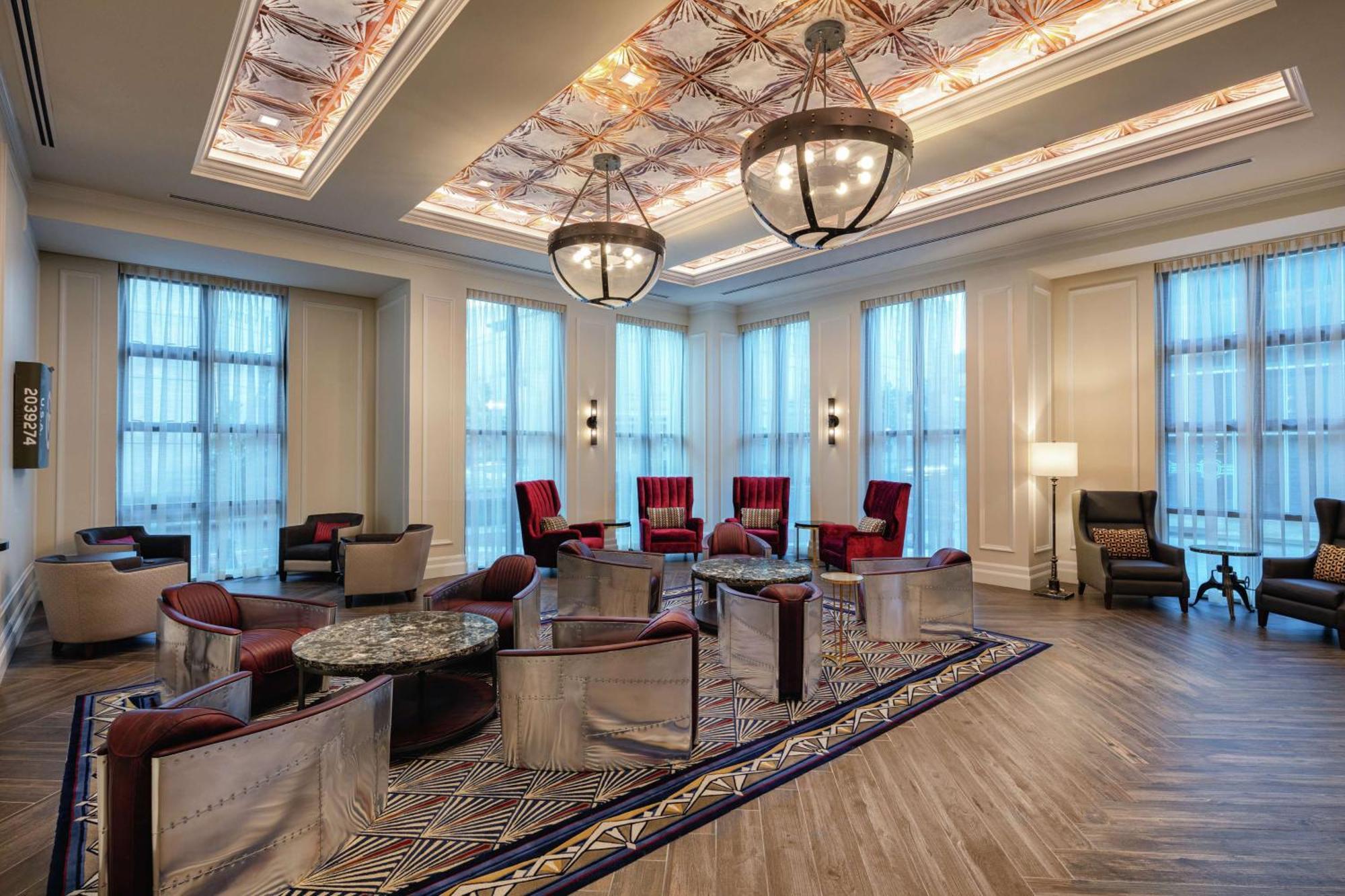 The Higgins Hotel New Orleans, Curio Collection By Hilton Exterior foto
